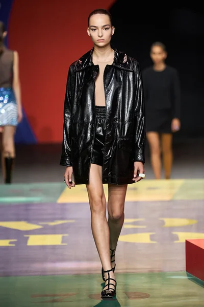 Look 24